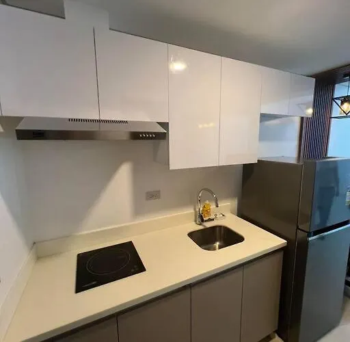 Aparthotel Unit Located At 38 Park Avenue In It Park Cebu